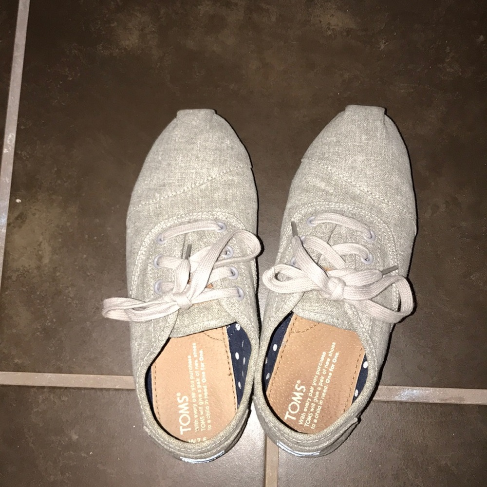 Toms
